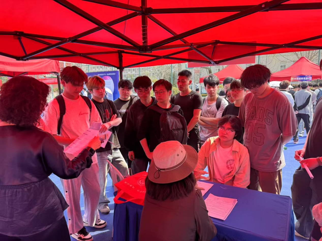 通州區(qū)專場校園招聘會2.jpg